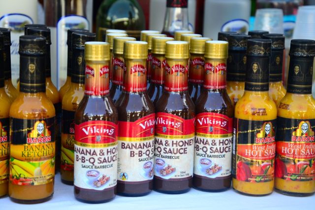 Ketchup e barbecue de banana em Santa Lúcia.