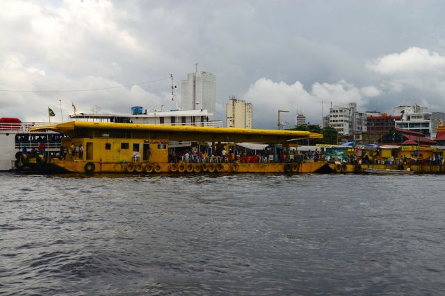 Pier de atracação em Manaus.