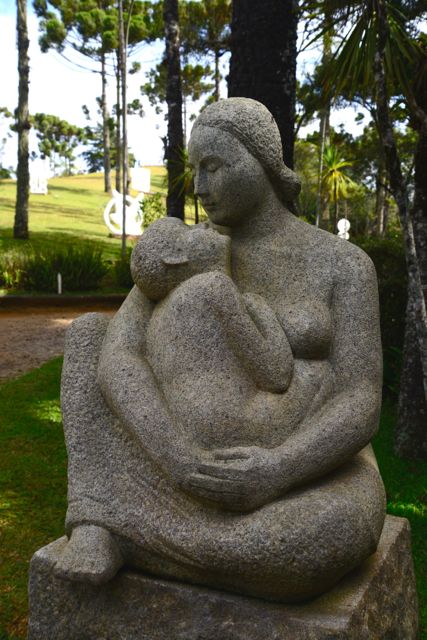 Escultura de Felícia Leirner.