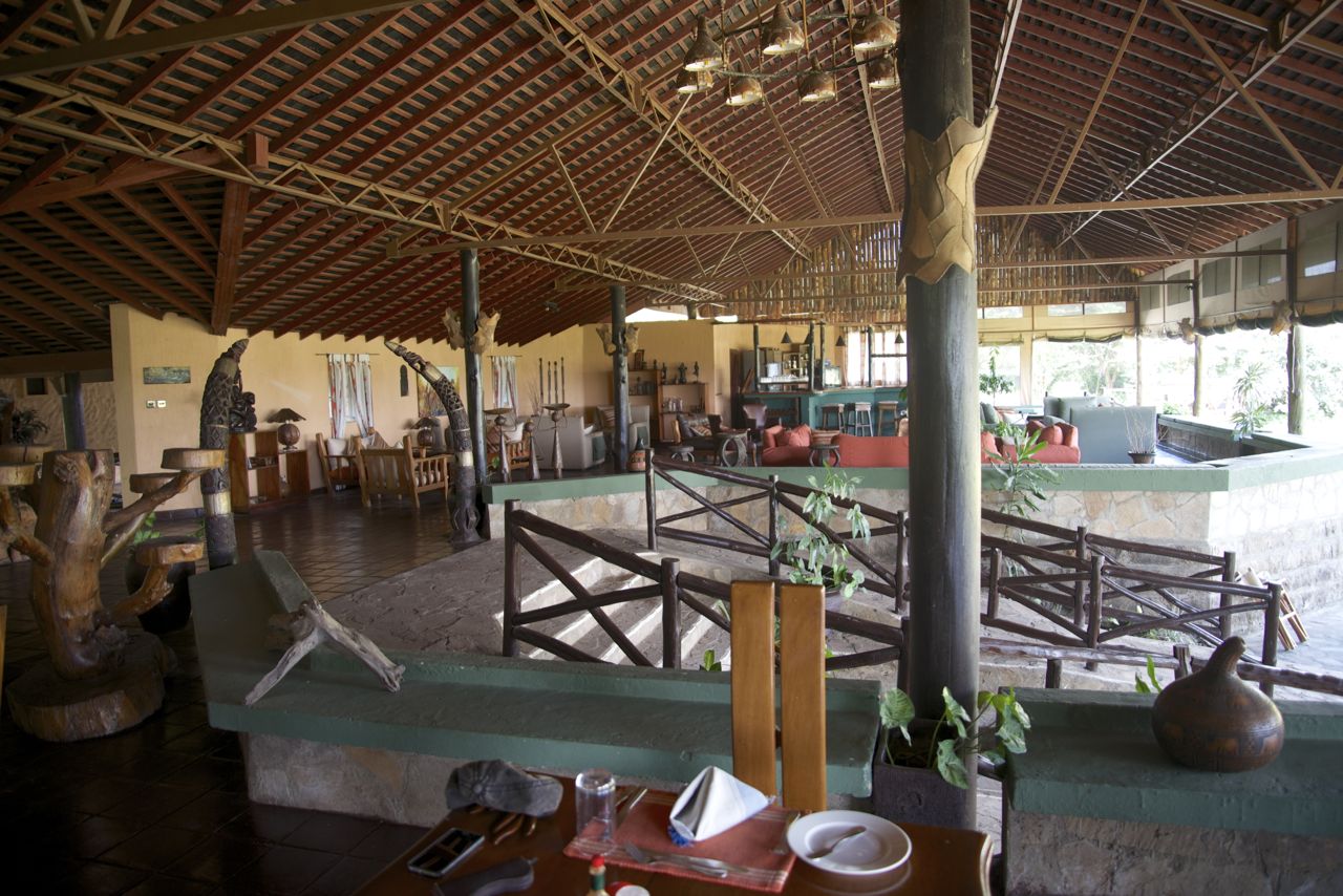 O salão do restaurante do Tipilikwani Mara Camp