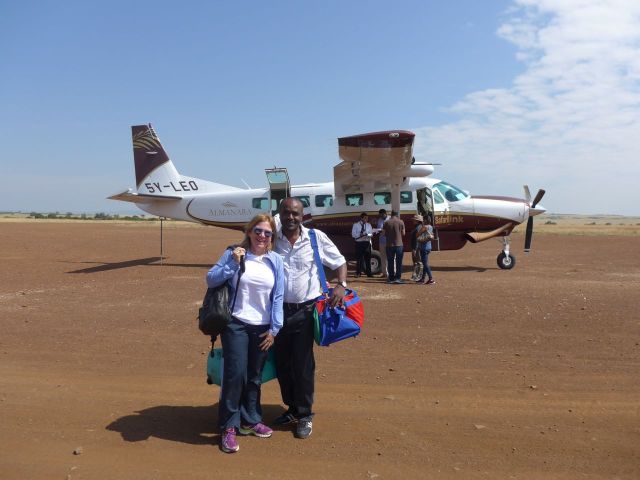 A despedida do nosso excelente guia de safari, Kombo.