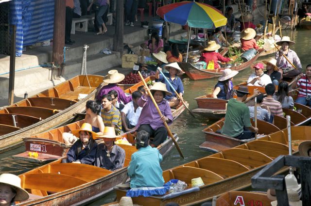 O Mercado Flutuante Damnoen Saduak