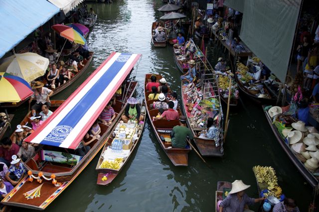 O Mercado Flutuante de Damnoen Saduak