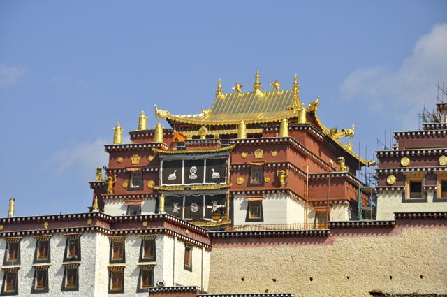 O mosteiro tibetano Songzalin Si 