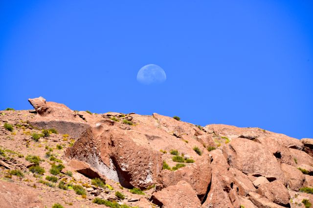 A melhor imagem do céu do Atacama foi a lua vista durante o dia.