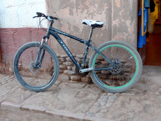 Devolvemos as bikes na Caracoles.