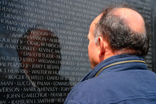 Todos os soldados mortos ou desaparecidos na Guerra do Vietnam estão gravados no Memorial.