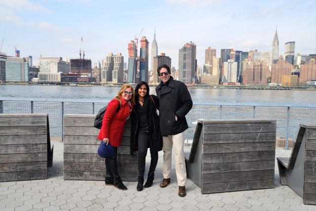 Monica com os amigos Ana Paula e John.