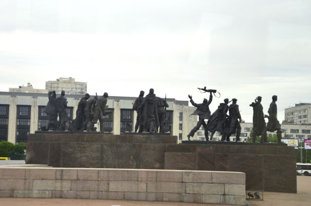 Monumento em homenagem à resistência ao cerco a Leningrado.