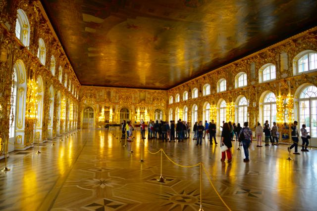 O magnífico salão de festas do Palácio