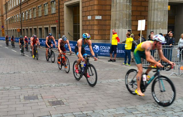 Prova de Triathlon pelo centro histórico de Estocolmo.