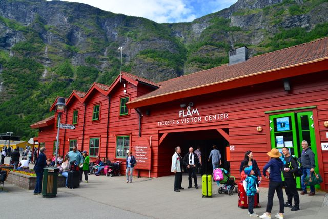A estação ferroviária de onde parte o Trem de Flam.
