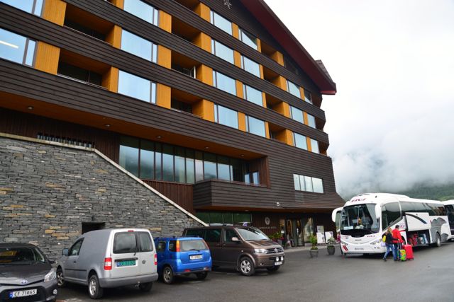 A estrutura do Hotel Myrkdalen serve de apoio aos visitantes que cruzam o país.