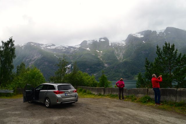 Na Noruega, a paisagem descansa os viajantes