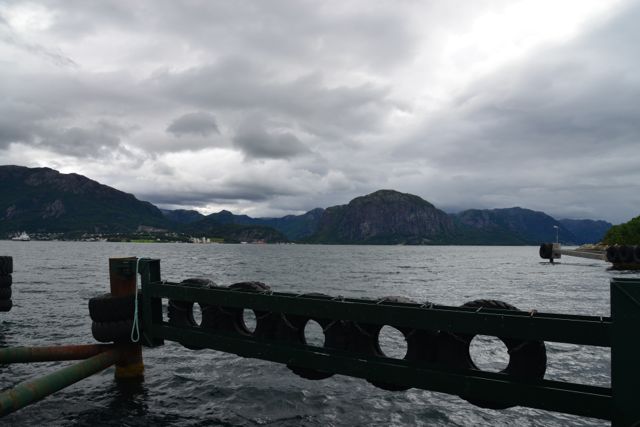 Atravessamos o Fiorde de Lyse