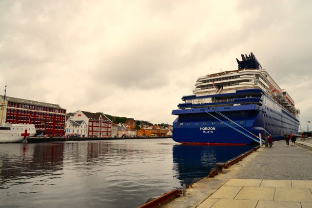 Vista do cais de Stavanger.