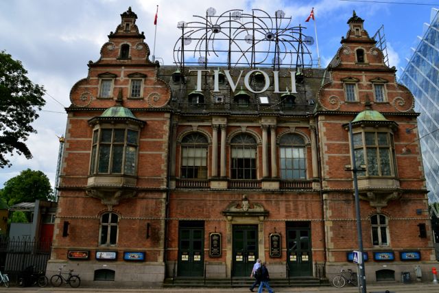 A entrada do Tivoli Parque.