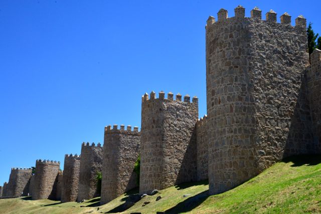 Os torreões da muralha de Ávila.