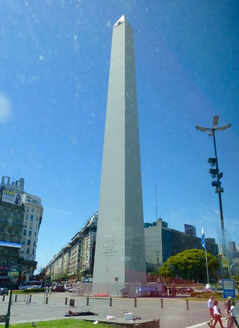 O Obelisco da Avenida Nove de Julho
