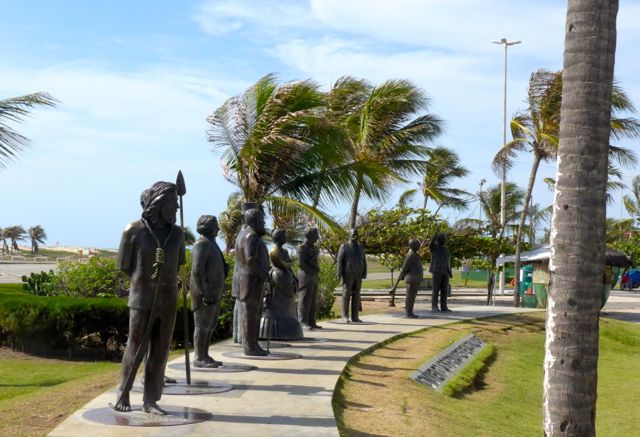 Esculturas de bronze de personagens da história do Brasil