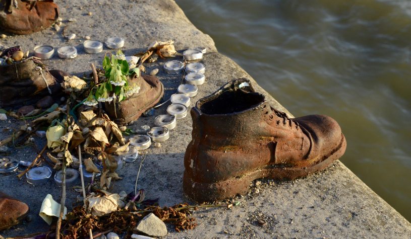 Sapatos no Danúbio e símbolos de memória em Budapeste