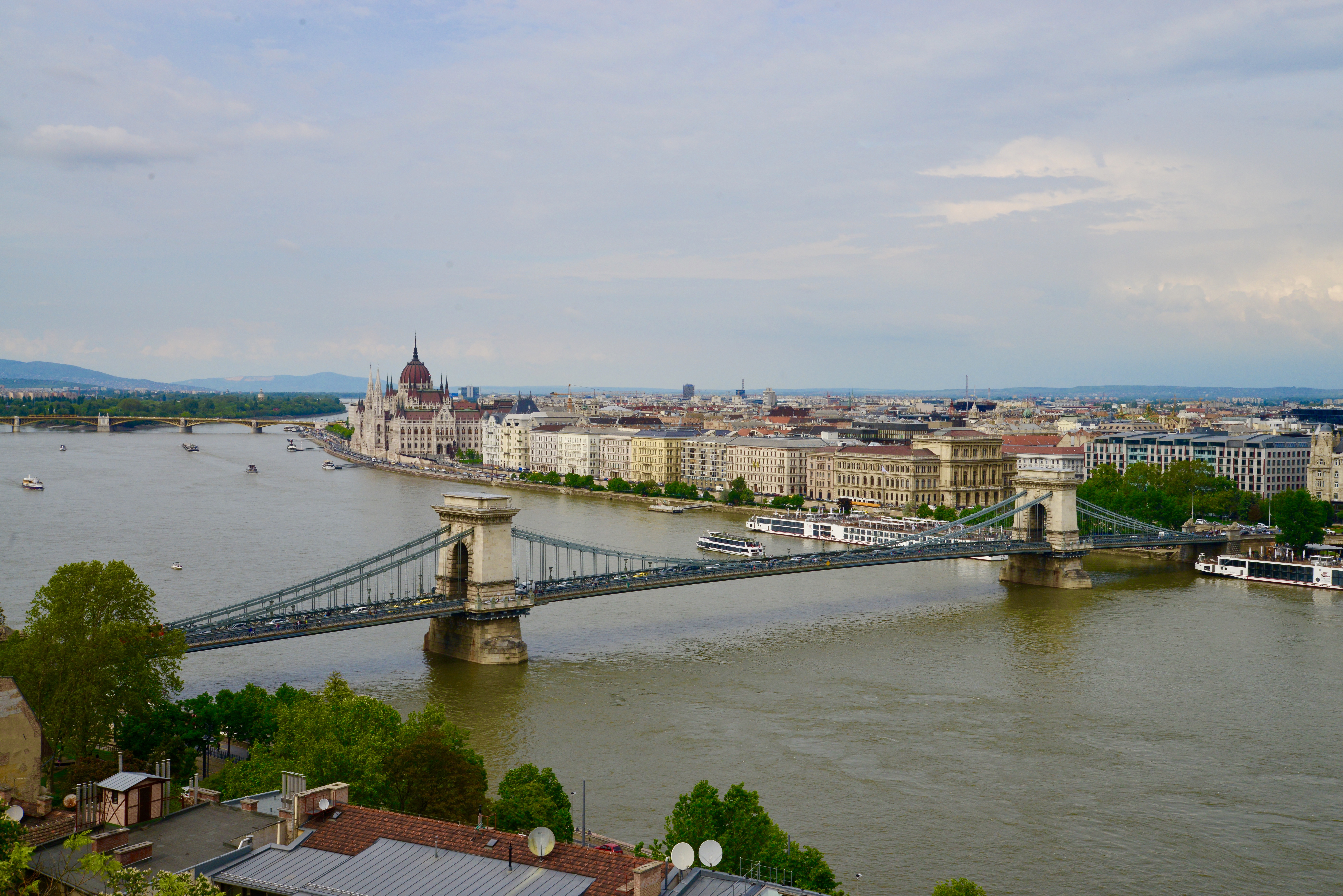 O Bairro do Castelo e a memória da Casa do Terror em Budapeste