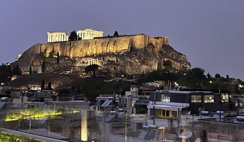 Tempestade na chegada a Atenas