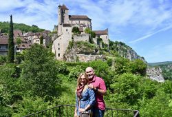 Saint-Cirq-Lapopie: a vila medieval mais encantadora da França, à beira do rio Lot