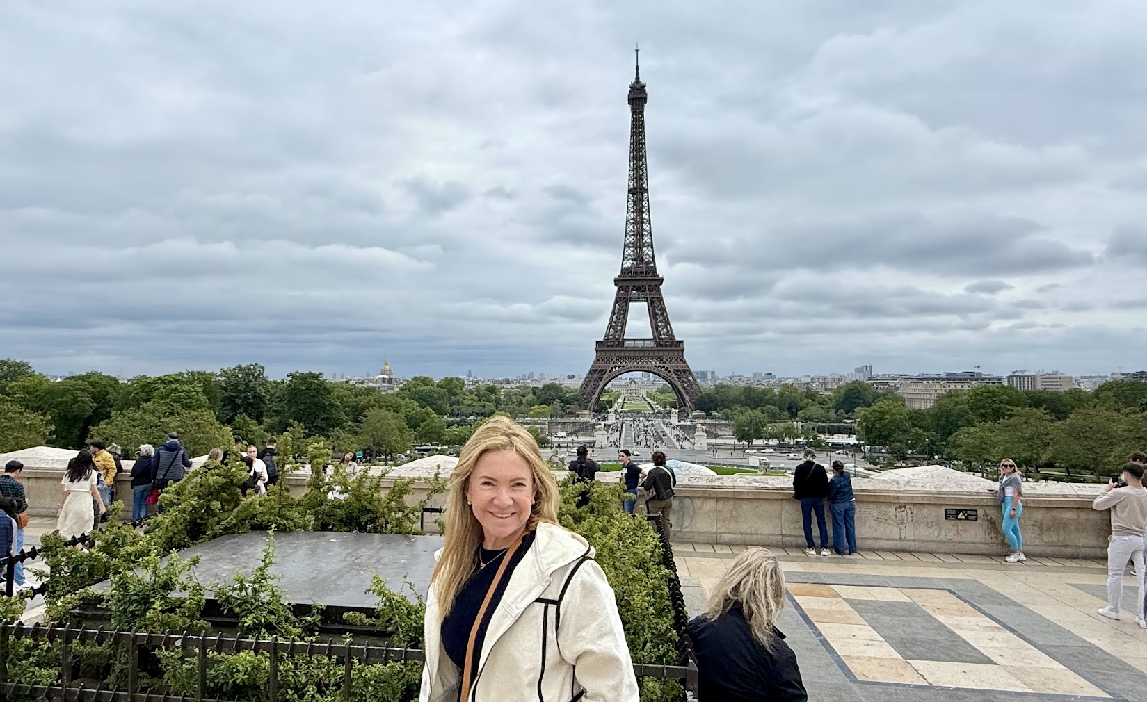 Paris em Passeios Memoráveis: Champs-Élysées, Torre Eiffel e outros ícones da Cidade Luz