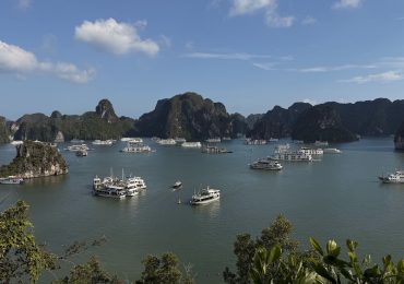 Baía de Ha Long: um cruzeiro entre as ilhas de calcário do Vietnã