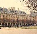 Da Bastilha à Champs-Élysées: dois lados de Paris